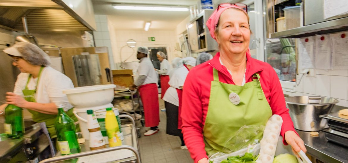 Kostbar - In der Küche bei der Arbeit