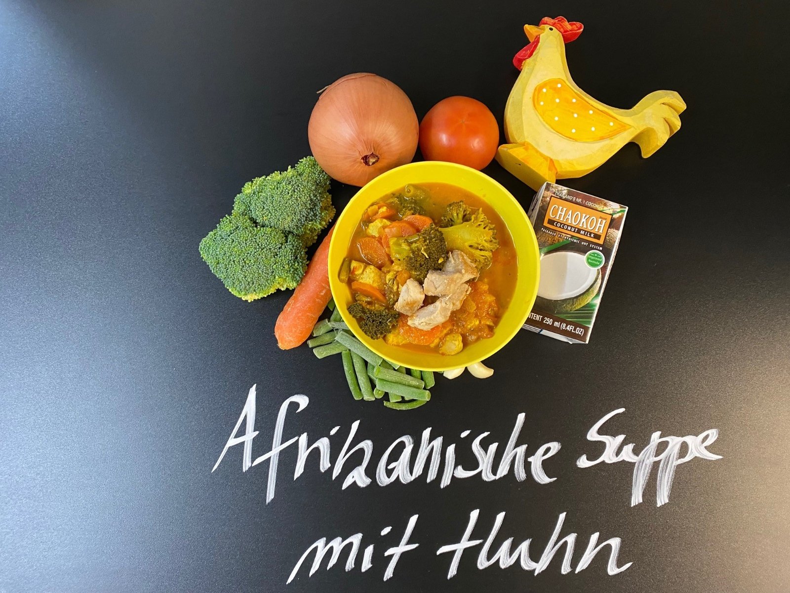 Afrikanische Suppe mit Huhn