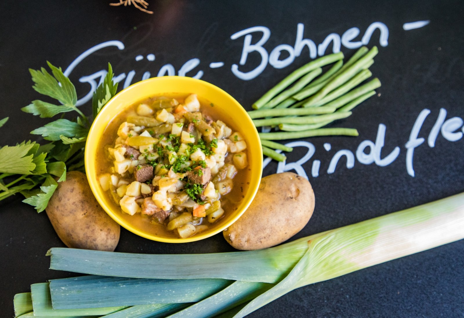 Grüne Bohnensuppe mit Rind