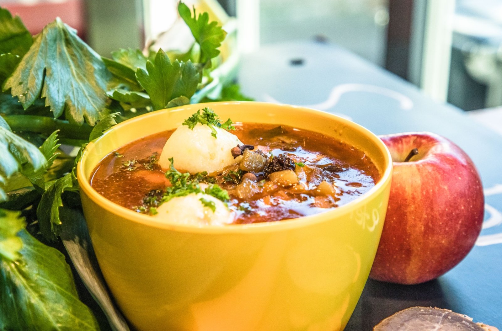 sauerbratensuppe close-up 5